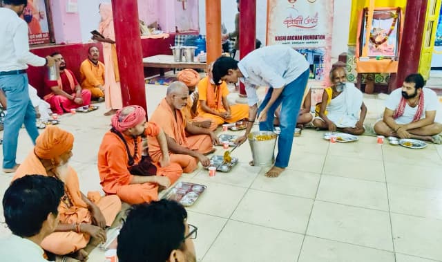 5 Sanyasis, Sadhus Bhojan Sewa