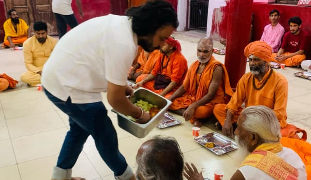 51 Sanyasis, Sadhus Bhojan Sewa